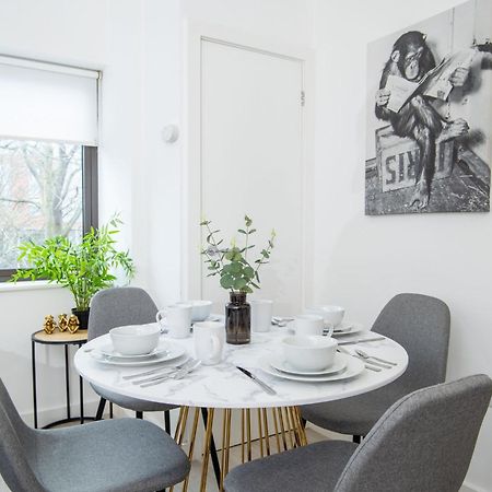 Pembroke House Apartments Exeter For Families Business Relocation Free Parking Exterior photo