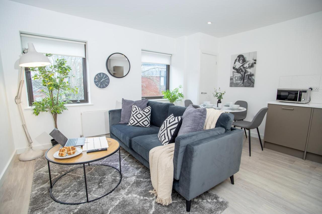 Pembroke House Apartments Exeter For Families Business Relocation Free Parking Exterior photo